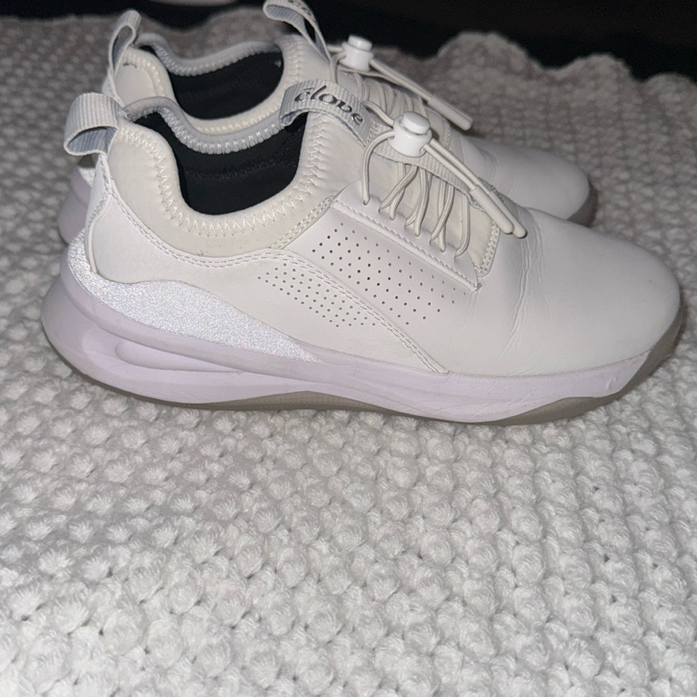 CLOVE NURSING SHOES